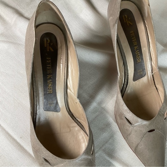 Peter Kaiser Pointed Toe Kitten Heels Cutout  Details Pewter Grey Size 7.5 - Picture 8 of 10